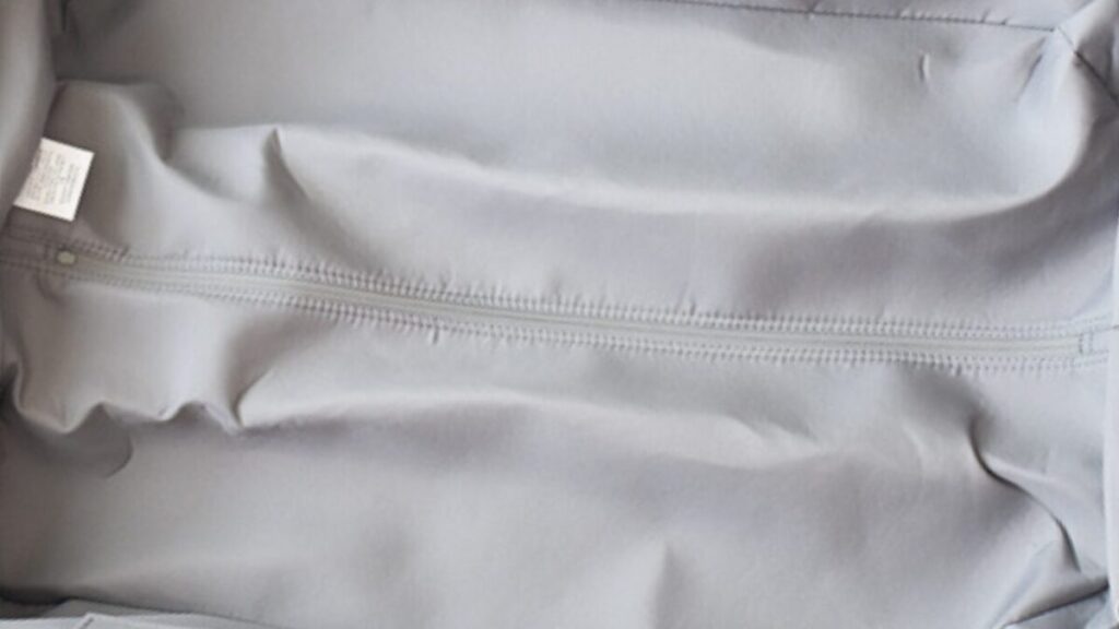 無印良品のスーツケースの内部