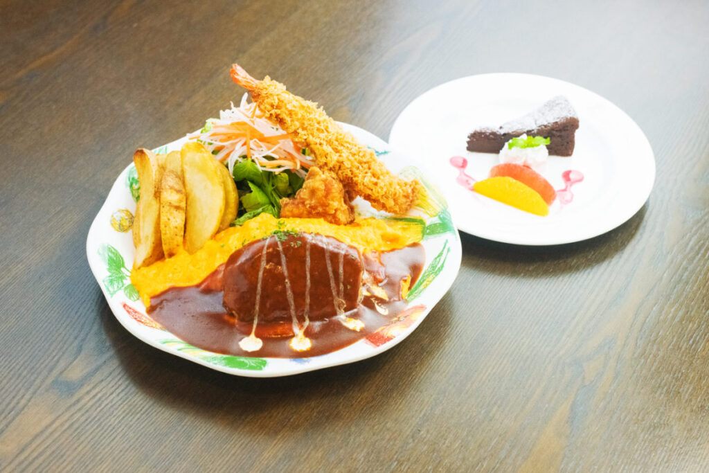 チェロブルーで提供されるボリューム満点のおとなさまランチ