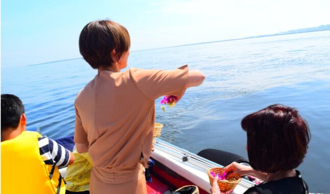 シーセレモニーのファミリー散骨プランの様子