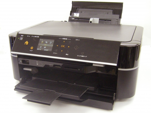 黒い大きなプリンター